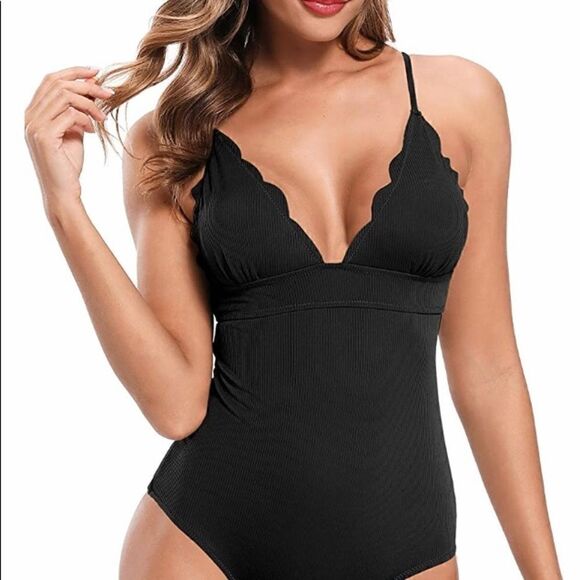 Shekini Scalloped Halter Swimsuit   - Picture 3 of 8